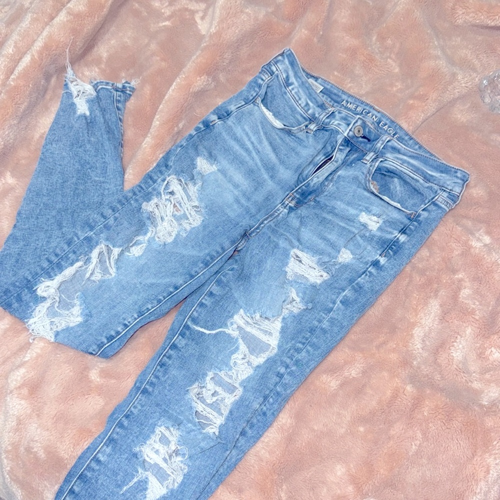 American eagle light blue ripped jeans